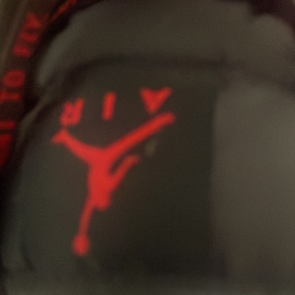 Jordan 1 red and black but wit no box - Picture 8 of 17